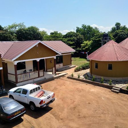 Kalalo Cottage Inn Pakwach Екстериор снимка