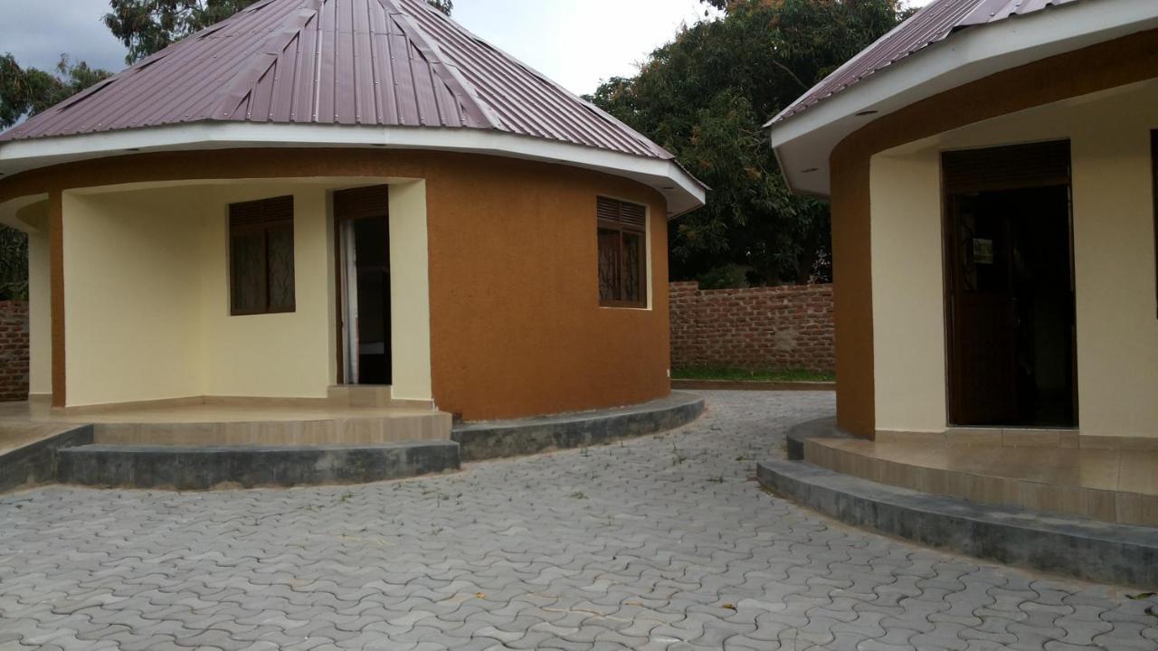 Kalalo Cottage Inn Pakwach Екстериор снимка