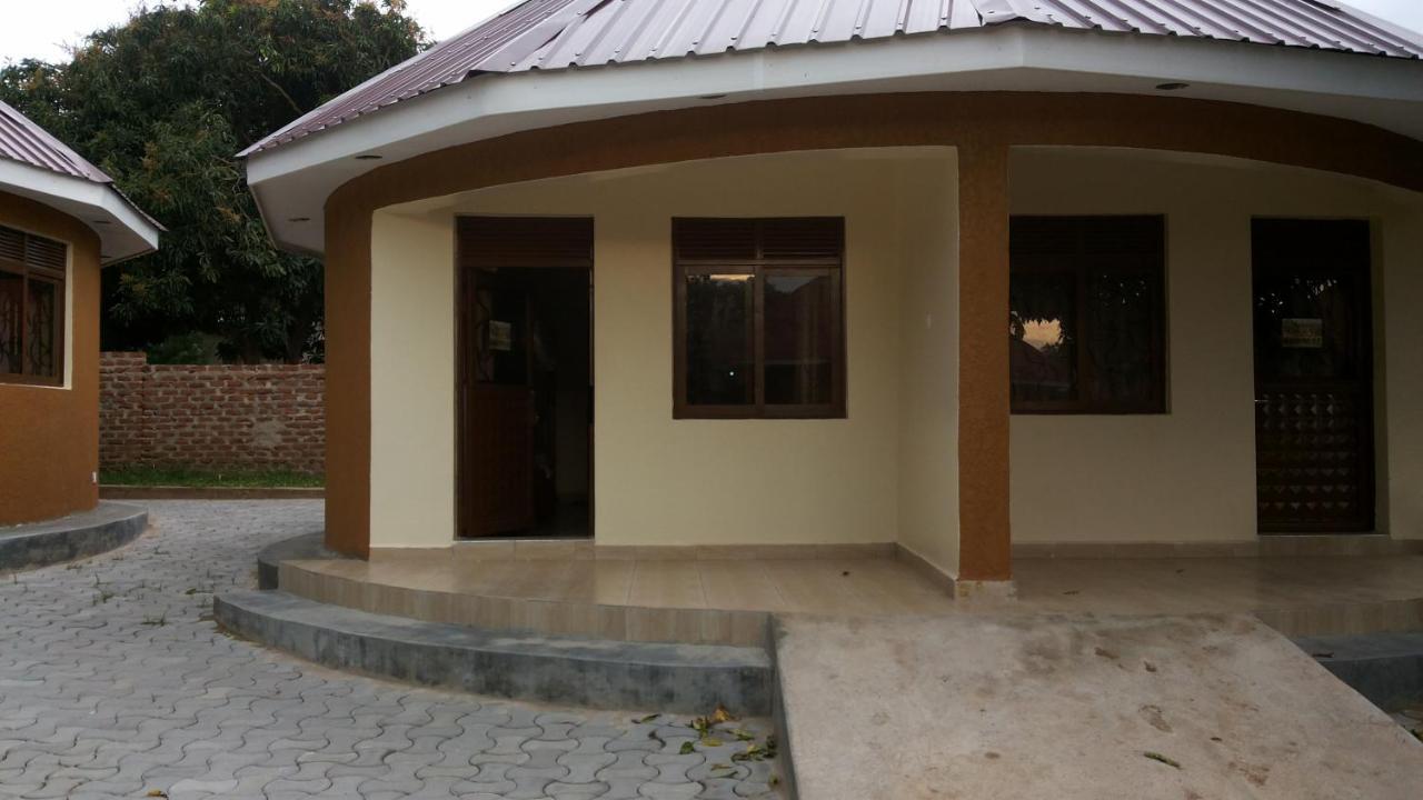 Kalalo Cottage Inn Pakwach Екстериор снимка
