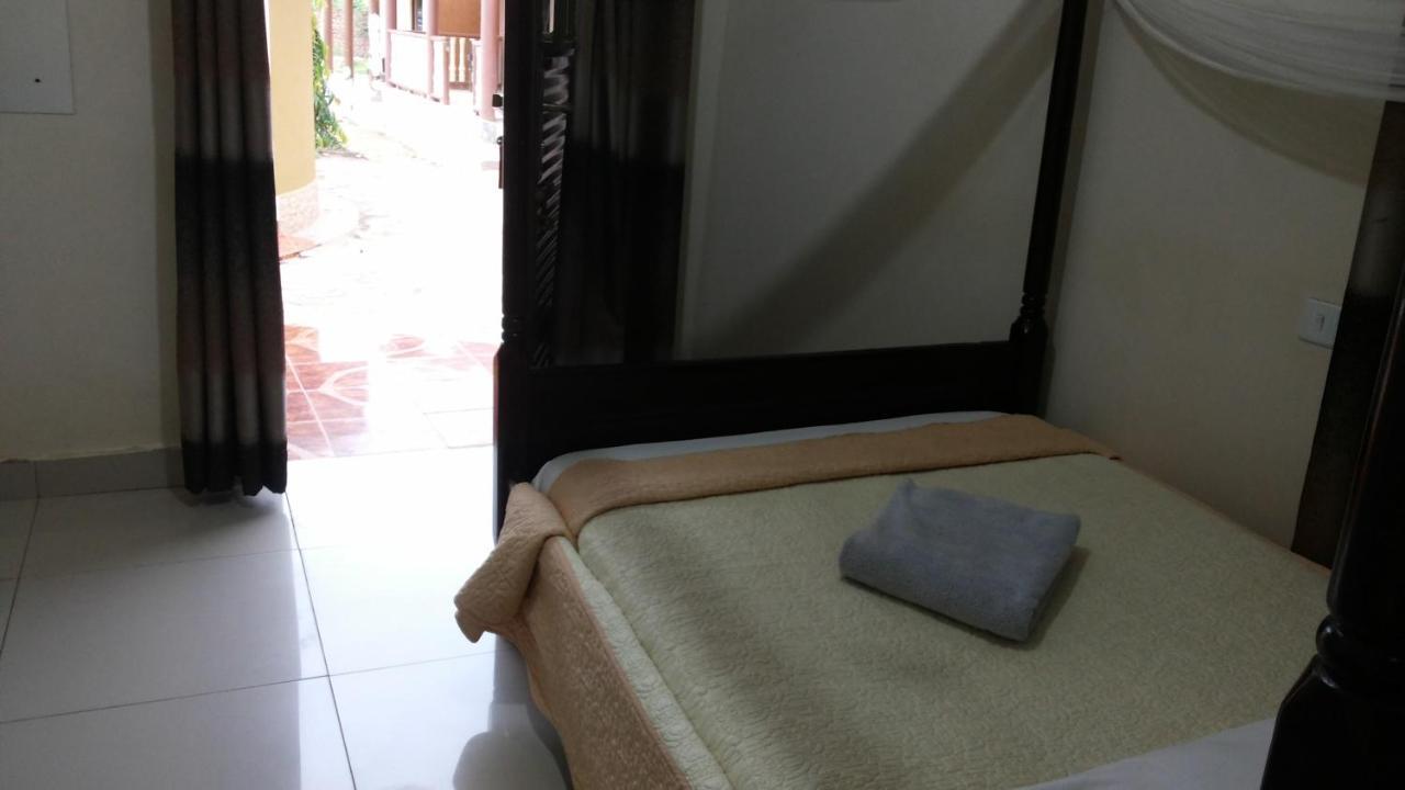 Kalalo Cottage Inn Pakwach Екстериор снимка