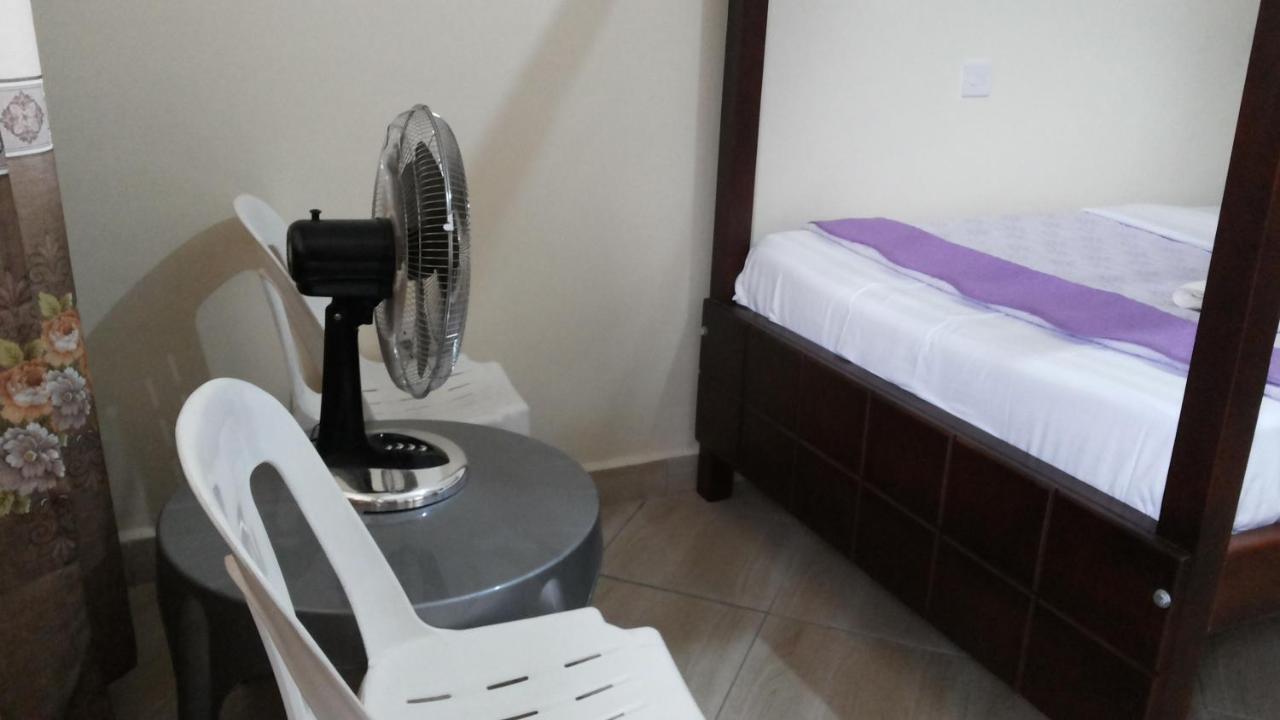 Kalalo Cottage Inn Pakwach Екстериор снимка