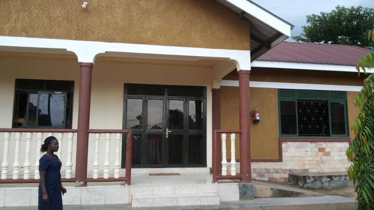 Kalalo Cottage Inn Pakwach Екстериор снимка