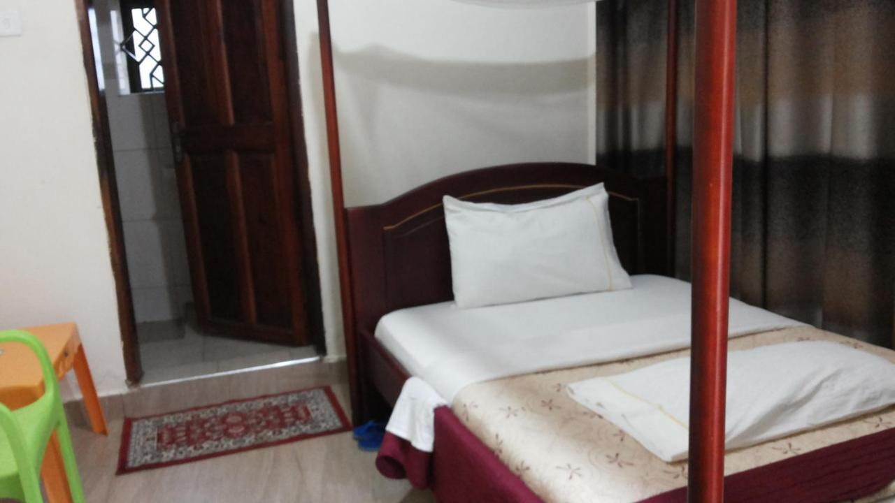 Kalalo Cottage Inn Pakwach Екстериор снимка