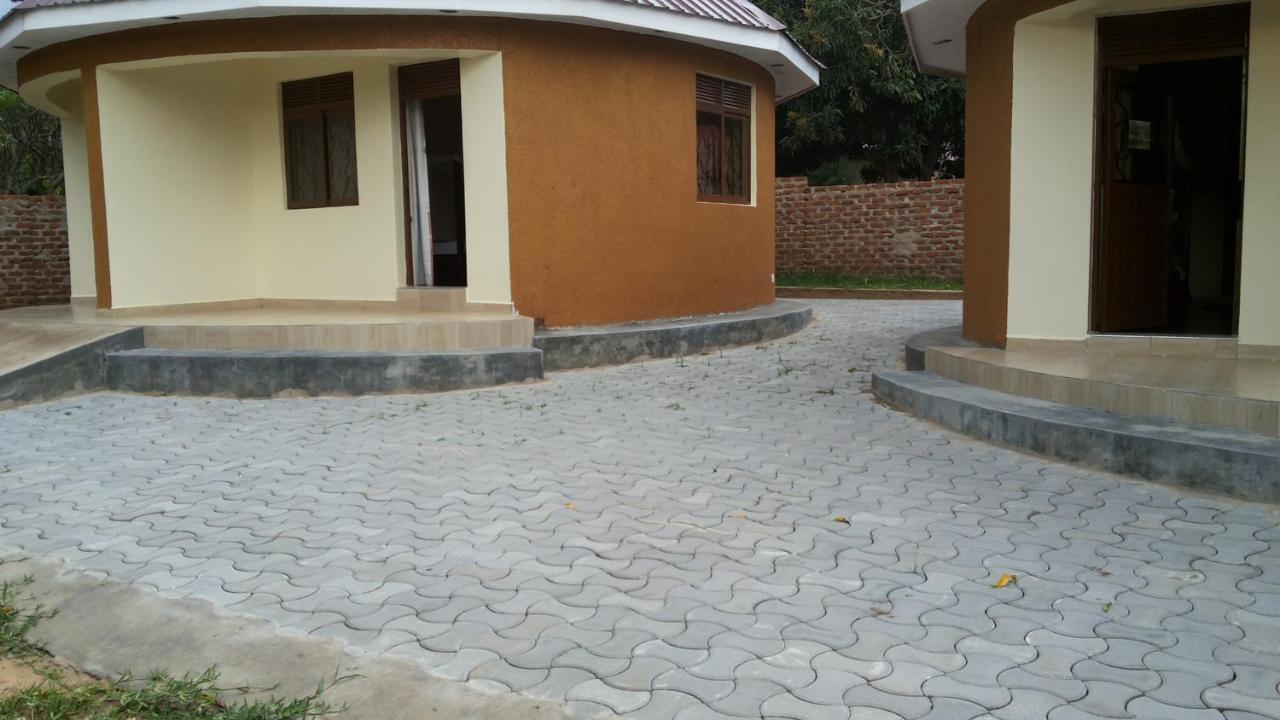 Kalalo Cottage Inn Pakwach Екстериор снимка