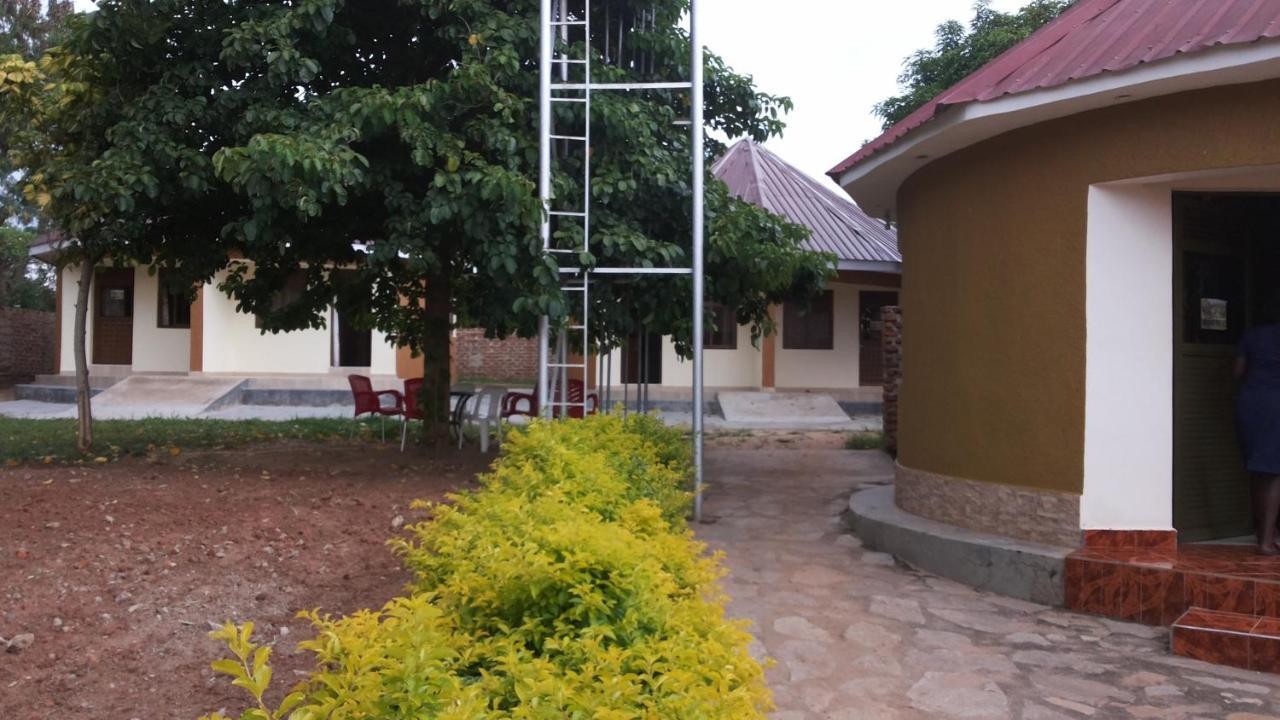 Kalalo Cottage Inn Pakwach Екстериор снимка