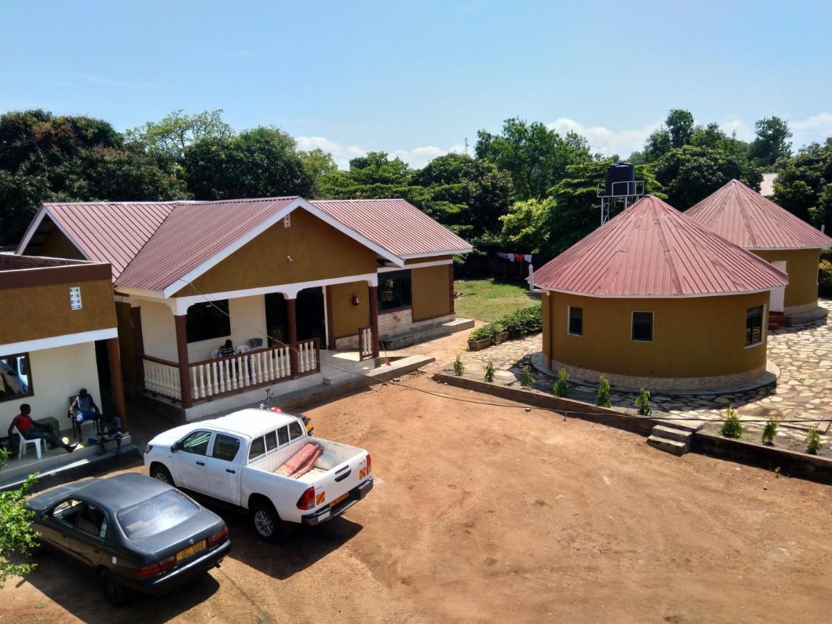 Kalalo Cottage Inn Pakwach Екстериор снимка